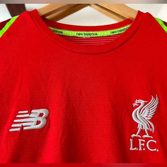 Vintage 2018 Liverpool FC ⚽️ New Balance Soccer Jersey LFC Betvictor EPL - Picture 4 of 15